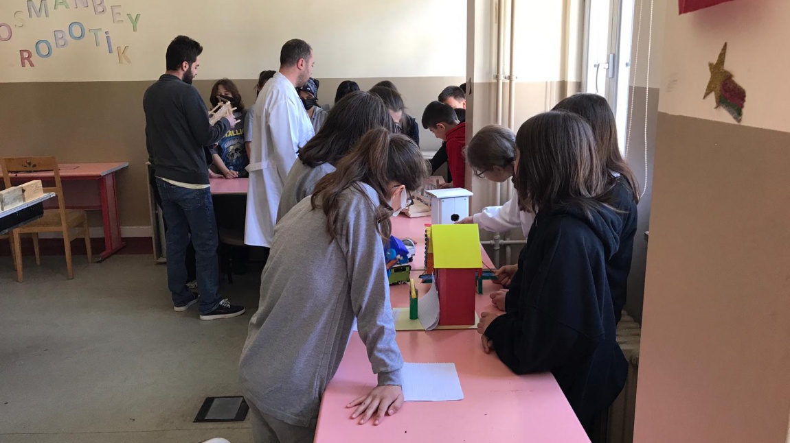 STEM in Future Classroom Labs e-twinning Projemiz Etkinliklerini Öğrencilerimiz Eğlenerek Yapıyor