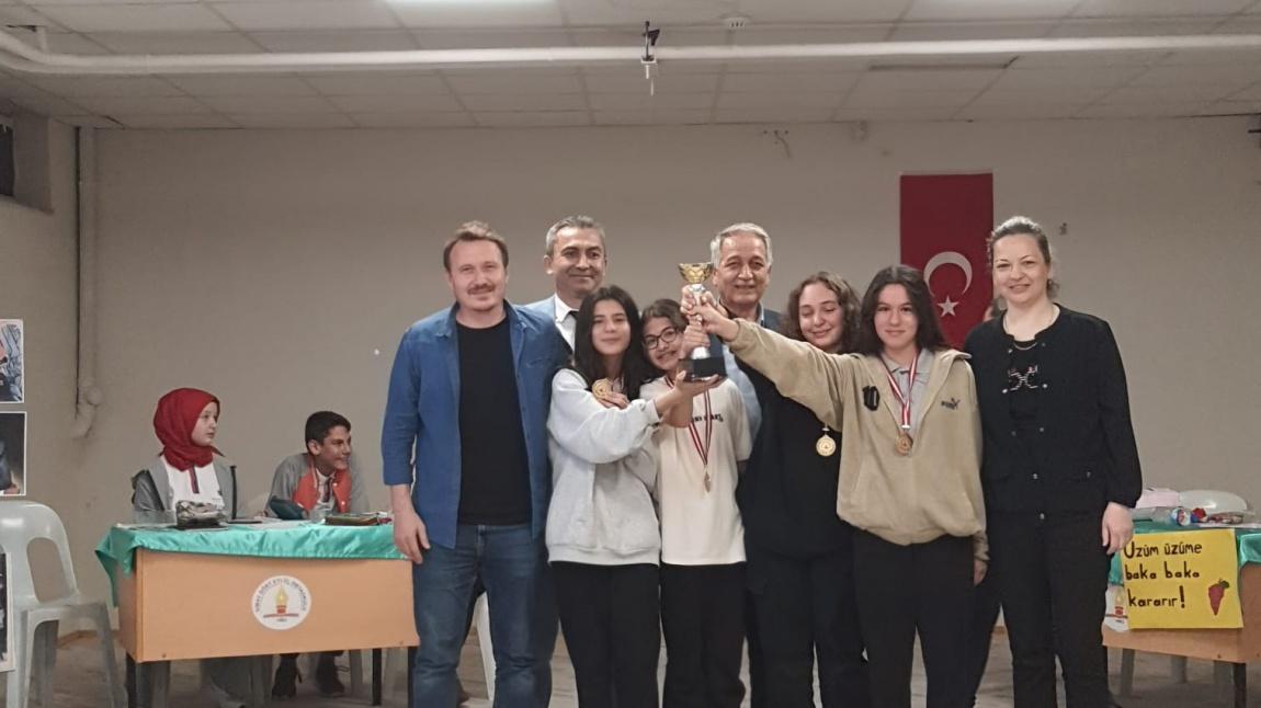 Münazara Yarışmaları Şampiyonu Osmanbey Ortaokulu Oldu