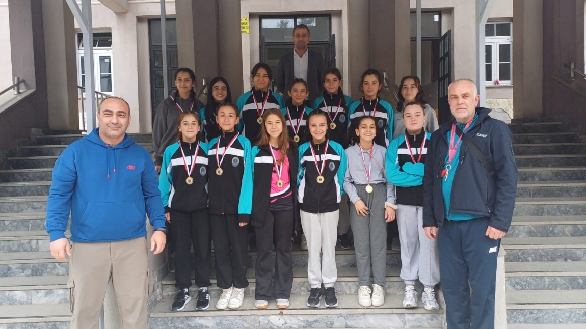 Yıldız Kızlar Voleybol Takımımız Simav Şampiyonu Oldu